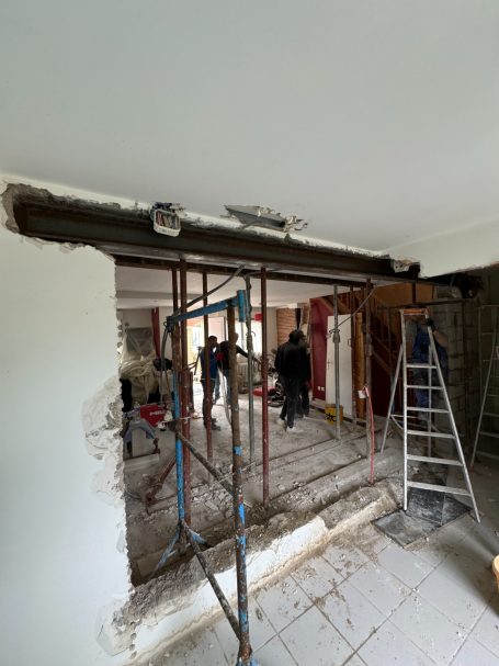 Réalisation d’une ouverture de mur porteur avec pose d’un IPN par Thomas Concept.